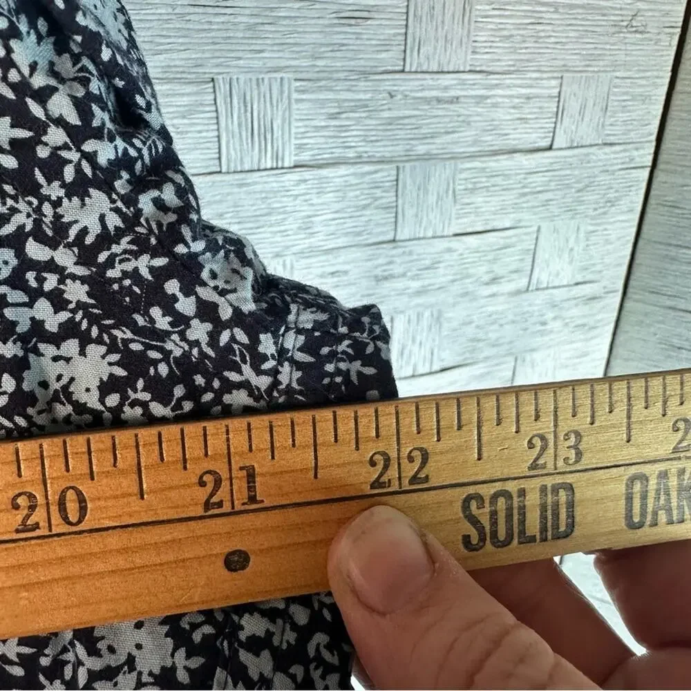 J.Crew quality woven material, button-down shirt‎ blue floral cotton business